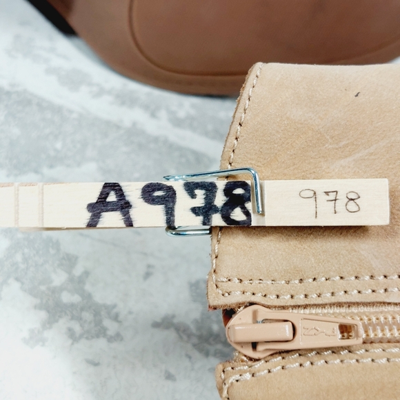 NEW Lucky Brand Loxona Tan Leather Block Heel Ankle Boots A978 - Picture 12 of 12